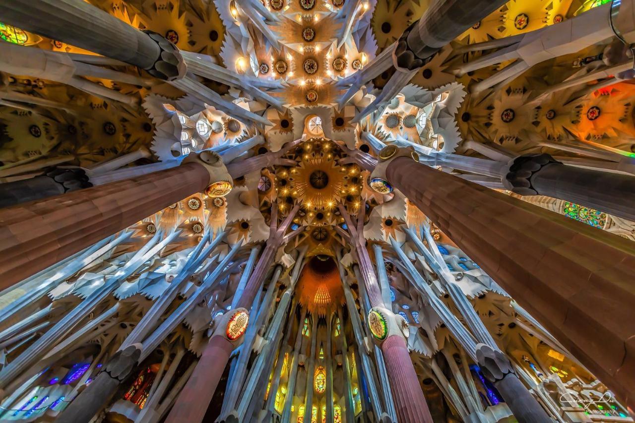 Muntanya - Apartments In Sagrada Familia Barcelona Bagian luar foto