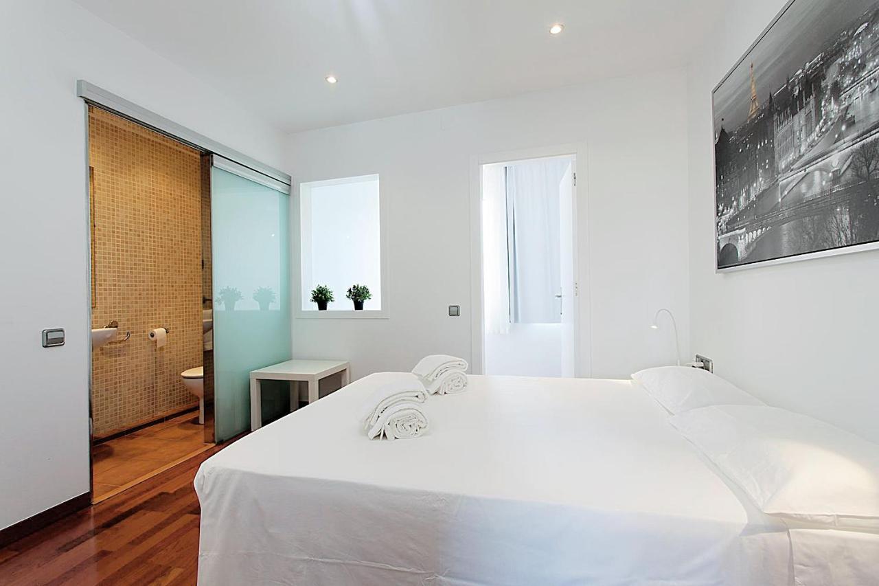Muntanya - Apartments In Sagrada Familia Barcelona Bagian luar foto